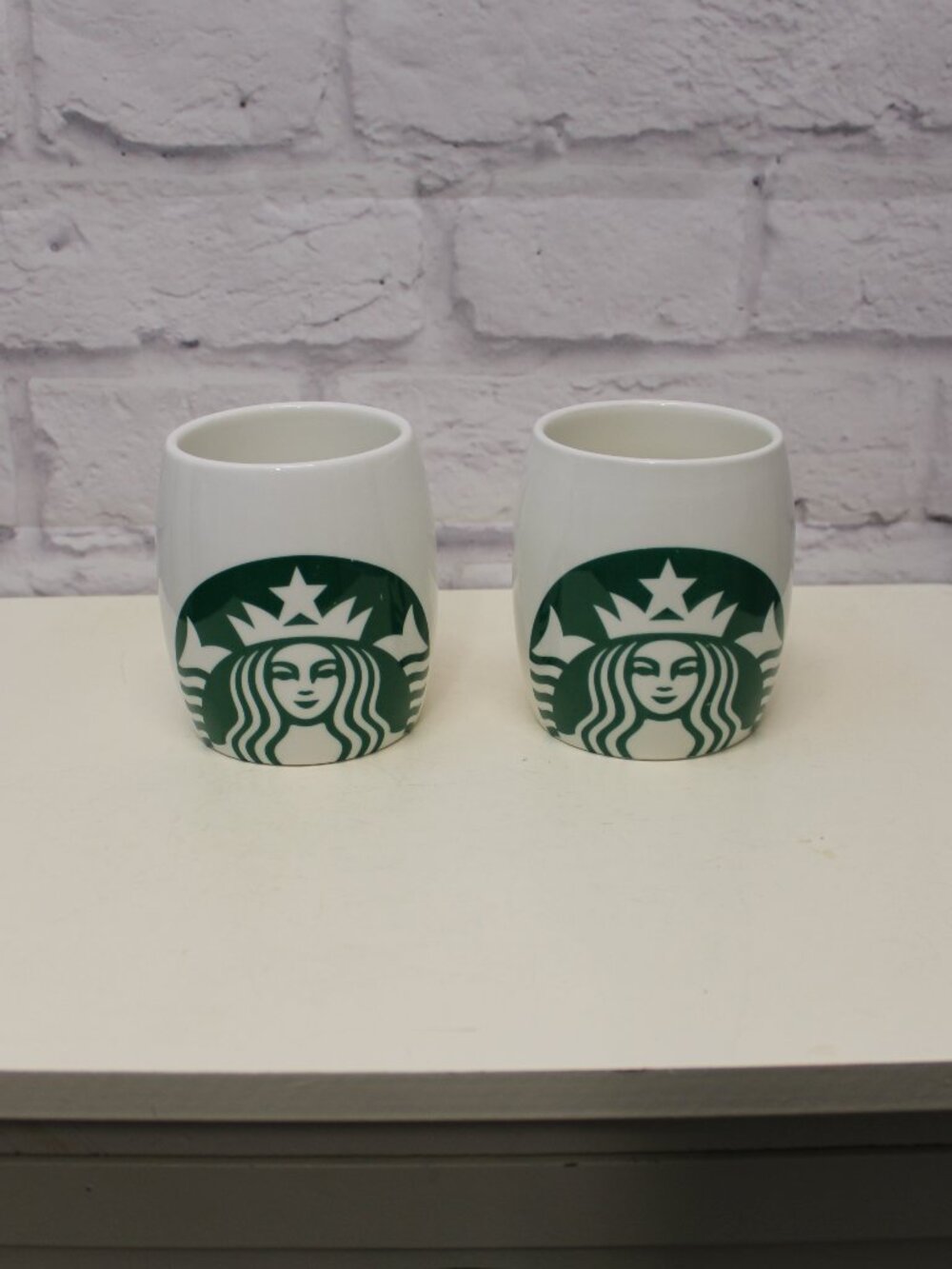 Starbucks 2010 Coffee Cup Mug Siren Mermaid 14 oz White Green Logo Pair Of 2